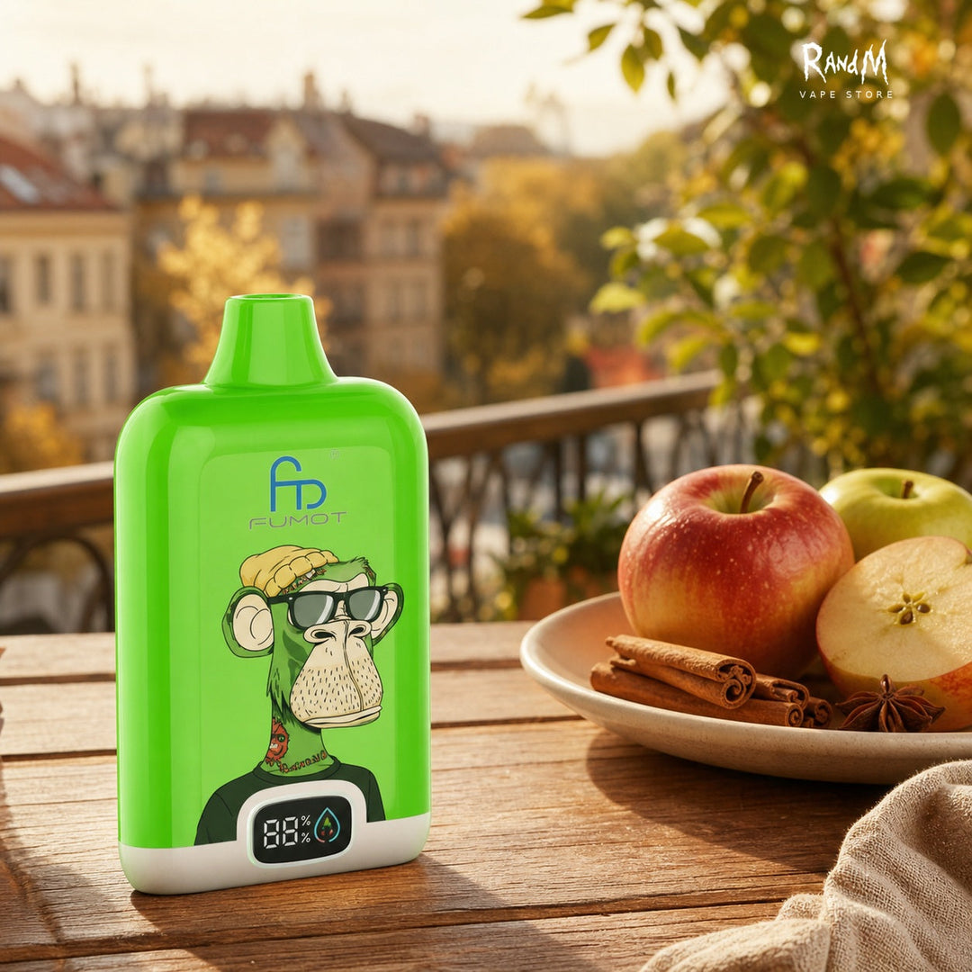 RandM Tornado 12000 Apple Cinnamon in einer hochwertigen Alltagsszene mit Apfel-Zimt-Details und RandM Vape Store Logo